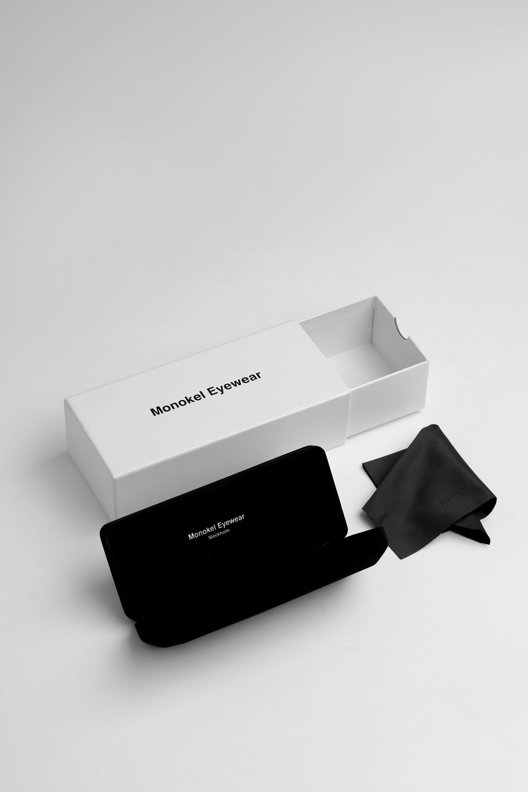 Apollo, Black, Brown Gradient Lens-Solbriller-Monokel Eyewear-Motorious Copenhagen