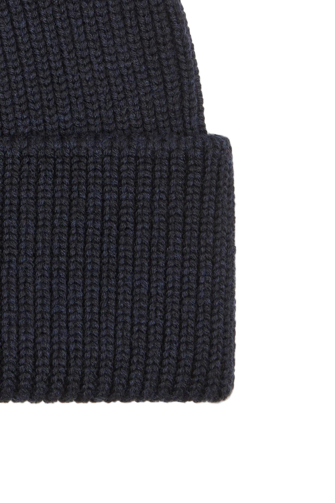 Ara Beanie, Extra-fine Merino Wool, Navy-Huer og Beanies-Nitto Knitwear-Motorious Copenhagen