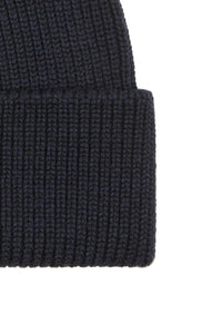 Ara Beanie, Extra-fine Merino Wool, Navy-Huer og Beanies-Nitto Knitwear-Motorious Copenhagen