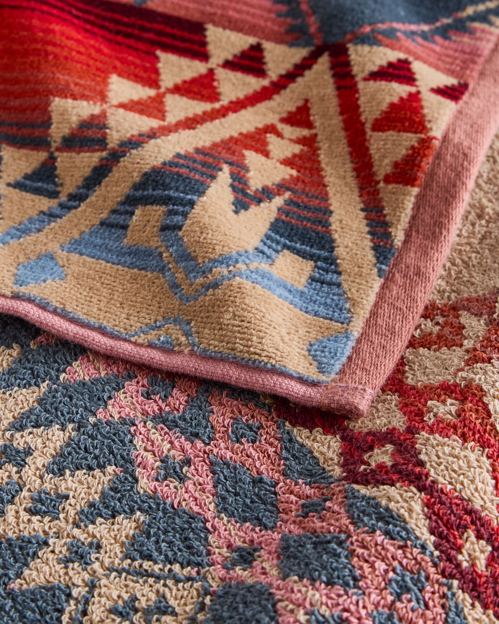 Canyonlands Jacquard Bath Towel, Desert Sky-Håndklæder-Pendleton-Motorious Copenhagen