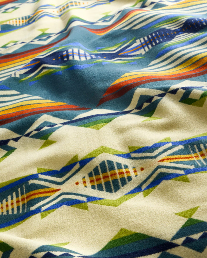 Creekside, Unnapped Jacquard Robe Blanket, Blue/Multicolor-Tæpper-Pendleton-Motorious Copenhagen
