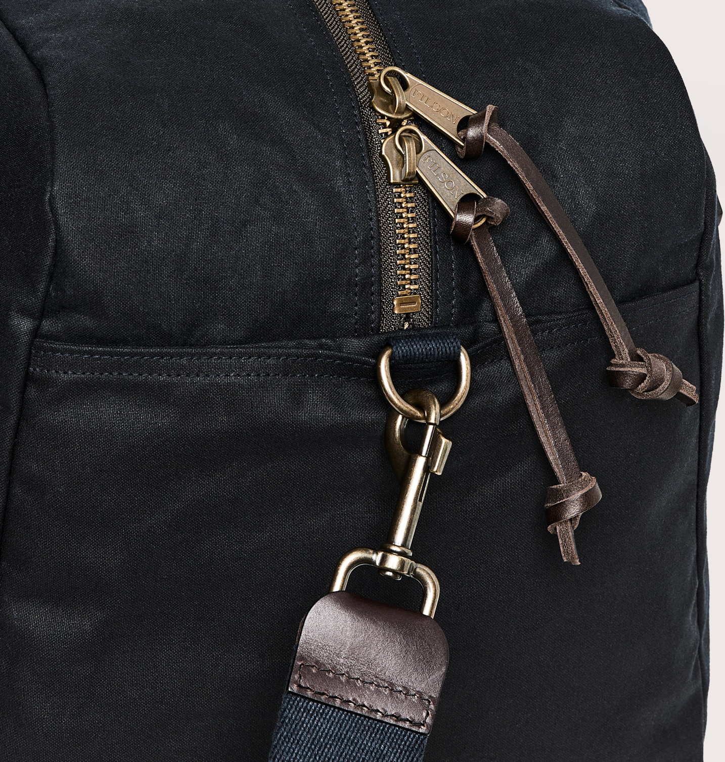 Filson Tasker Medium Tin Cloth Duffle Bag, Navy
