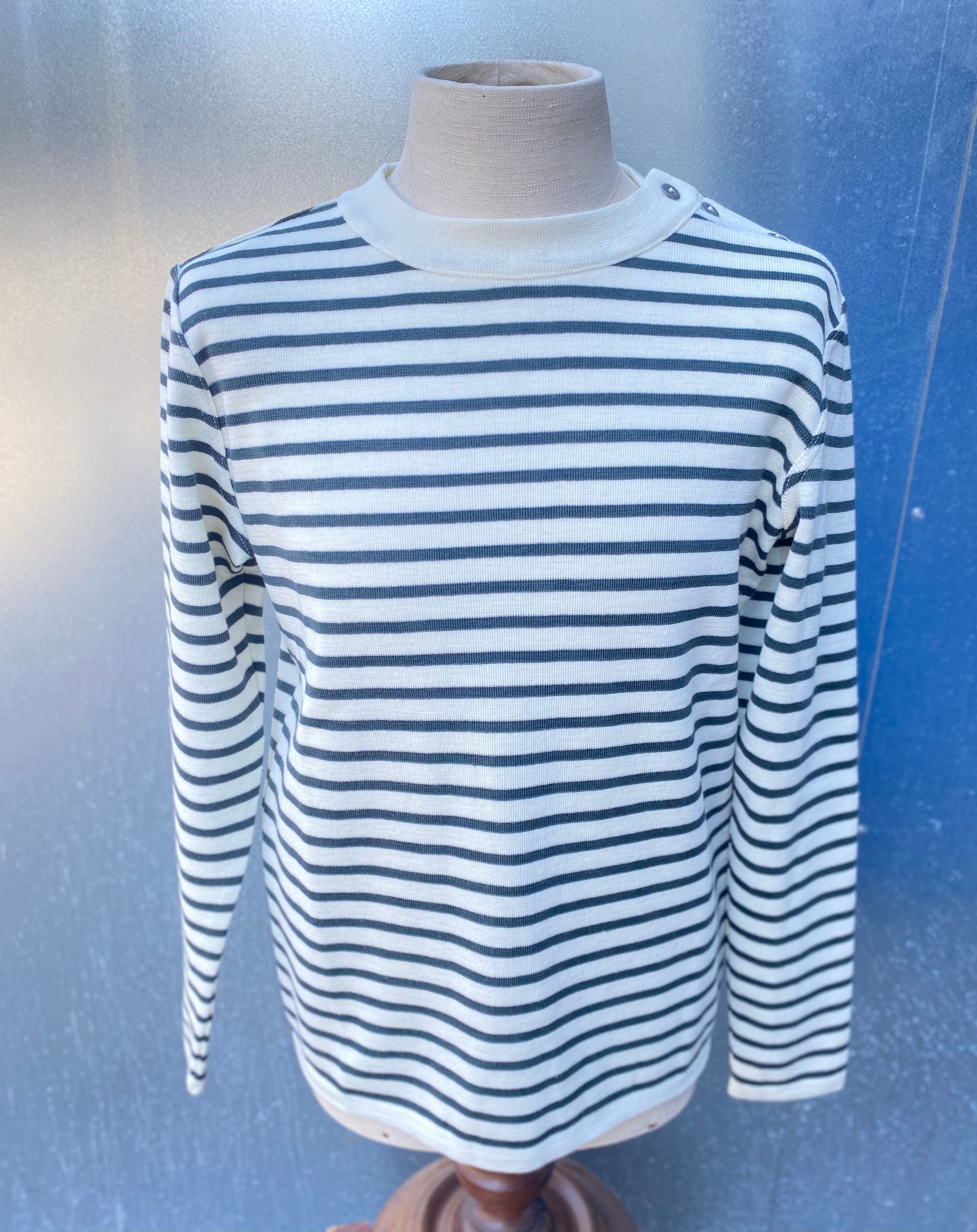 NAVAL crew neck, Natural White / Slo-Mo Green-Sweatshirts-SNS Herning-Motorious Copenhagen