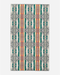 Oversized Jacquard Spa Towel, Grey-Håndklæder-Pendleton-Motorious Copenhagen