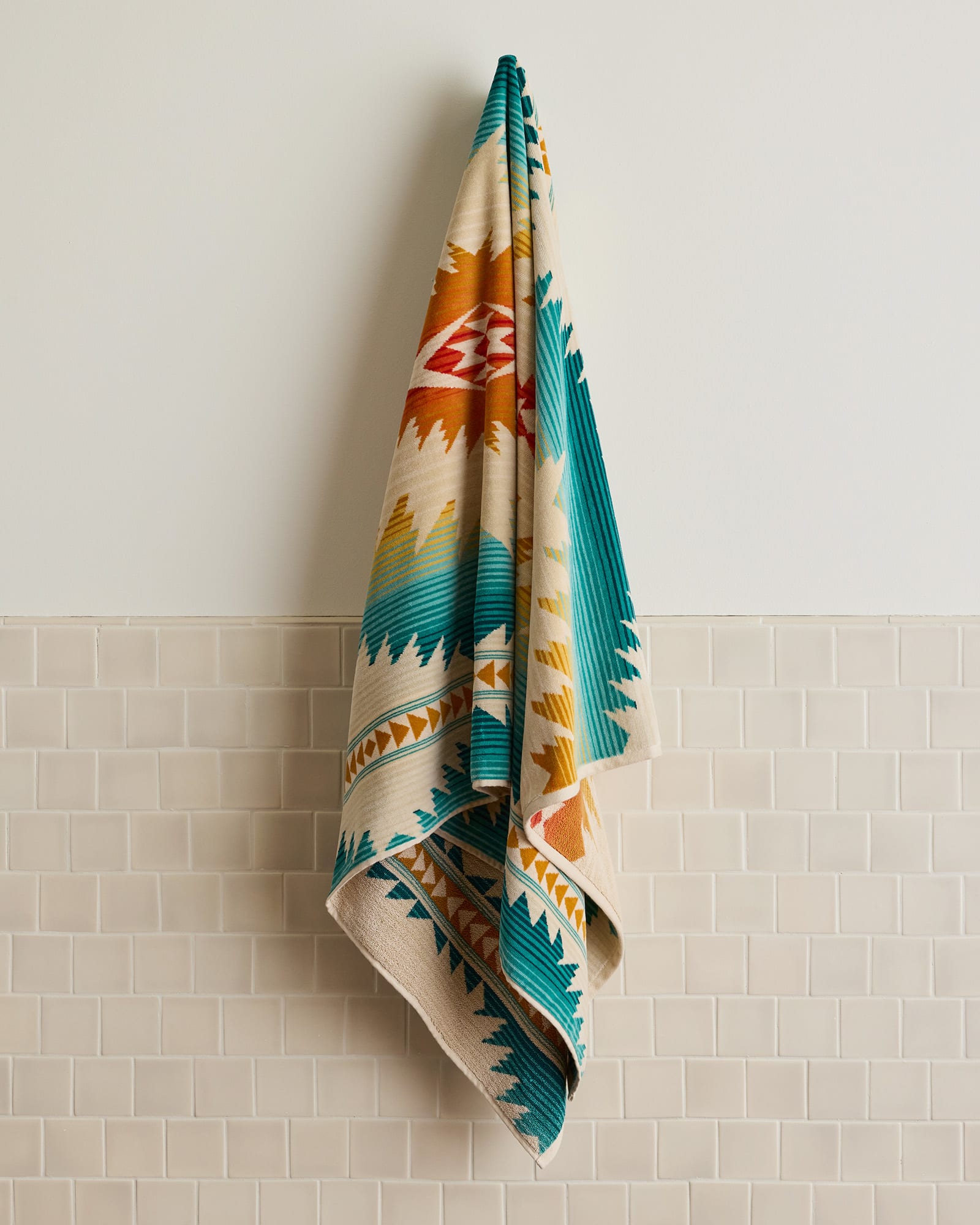 Oversized Jacquard Spa Towel, Sunset Pass-Håndklæder-Pendleton-Motorious Copenhagen