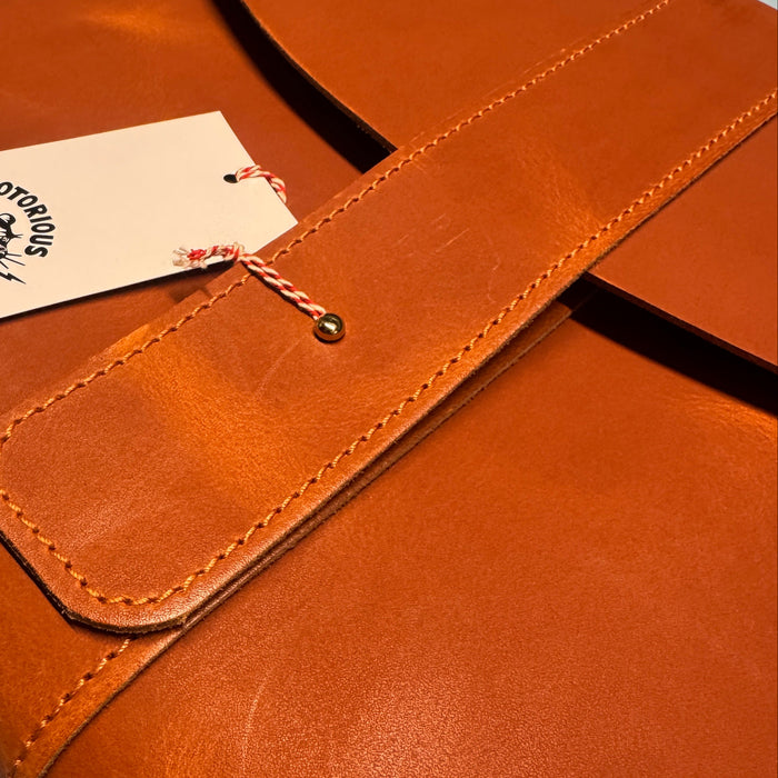 Woody Messenger Bag, Leather/Wood, Cognac, Medium-Tasker-Kalos and Sons-Motorious Copenhagen